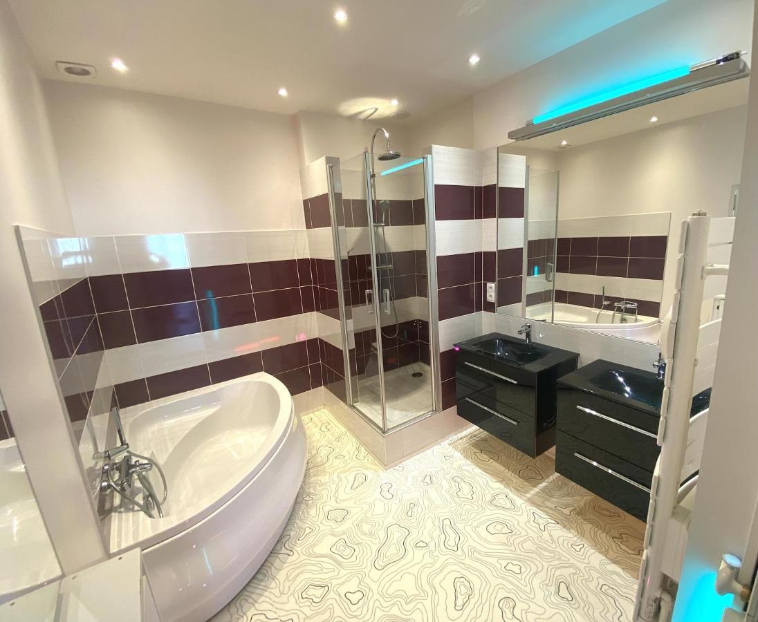 Floydroom'S Pau Chambre Hotes Standing Dans Appartement Partage Proche Chateau Екстериор снимка